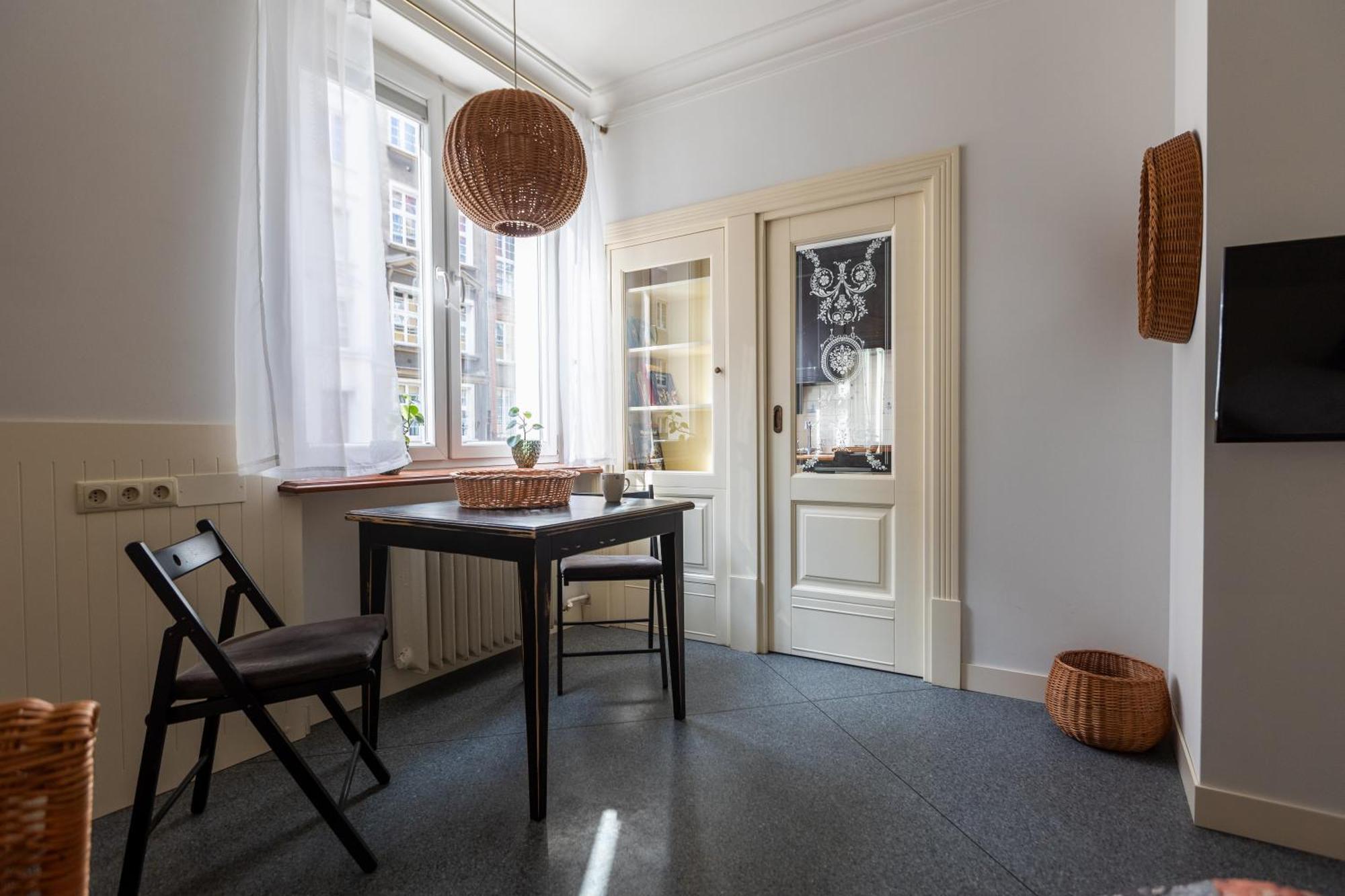 Wicker House Apartment กดัญสก์ ภายนอก รูปภาพ